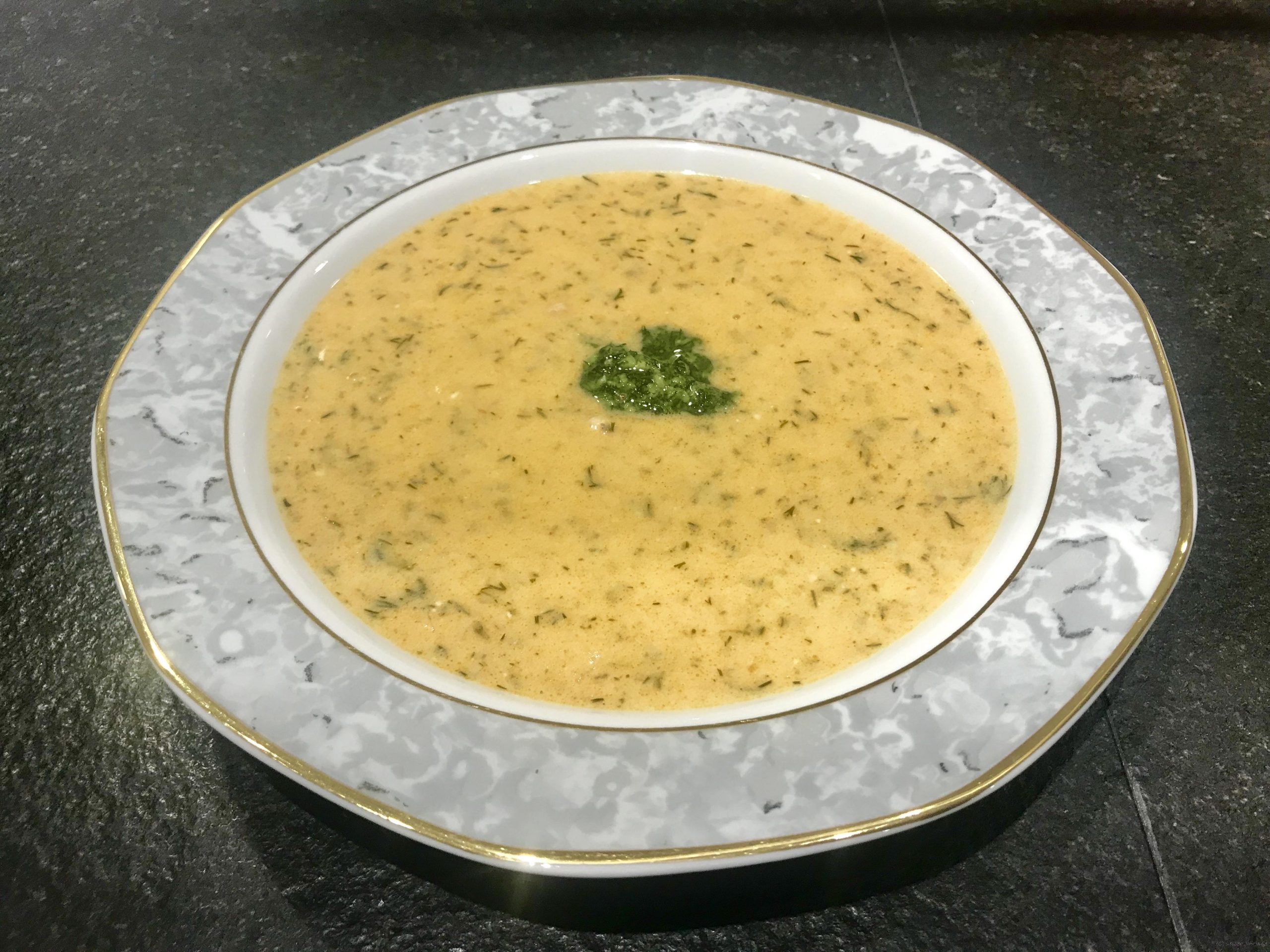 Krabbensuppe mit Dill-Pesto, eine kleine Vorsuppe mit Rezept Krabbensuppe mit Dill-Pesto, eine kleine Vorsuppe mit Rezept