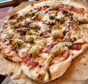 Pizza tonno con cipolla e peperoni