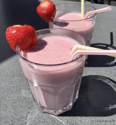 Erdbeermilchshake erfrischend und lecker