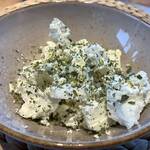 Schafskäse mit Oregano