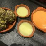 Artischoken mit Dips