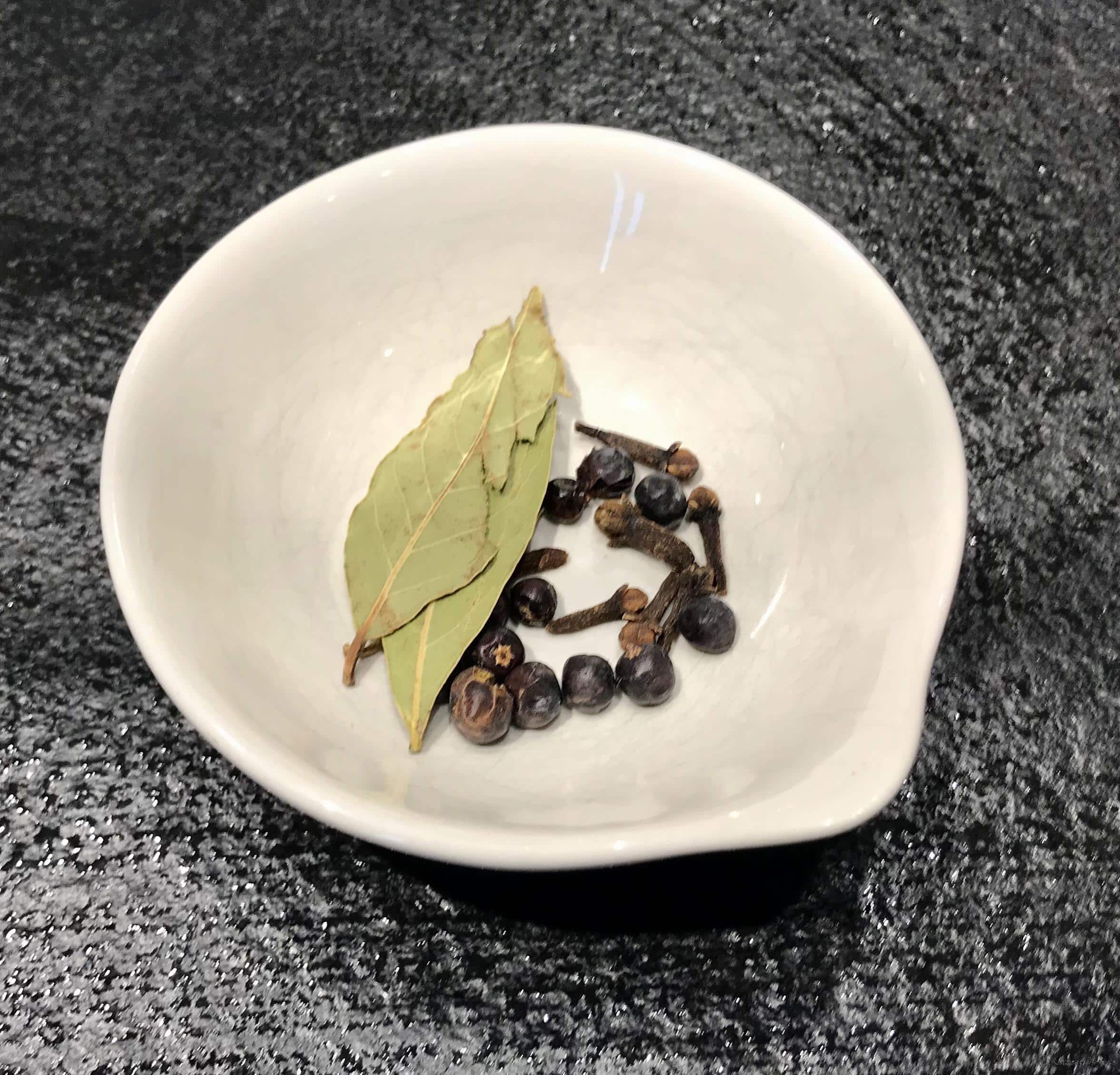 Lorbeer, Wacholder und Nelken