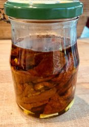 Tomates secos en escabeche