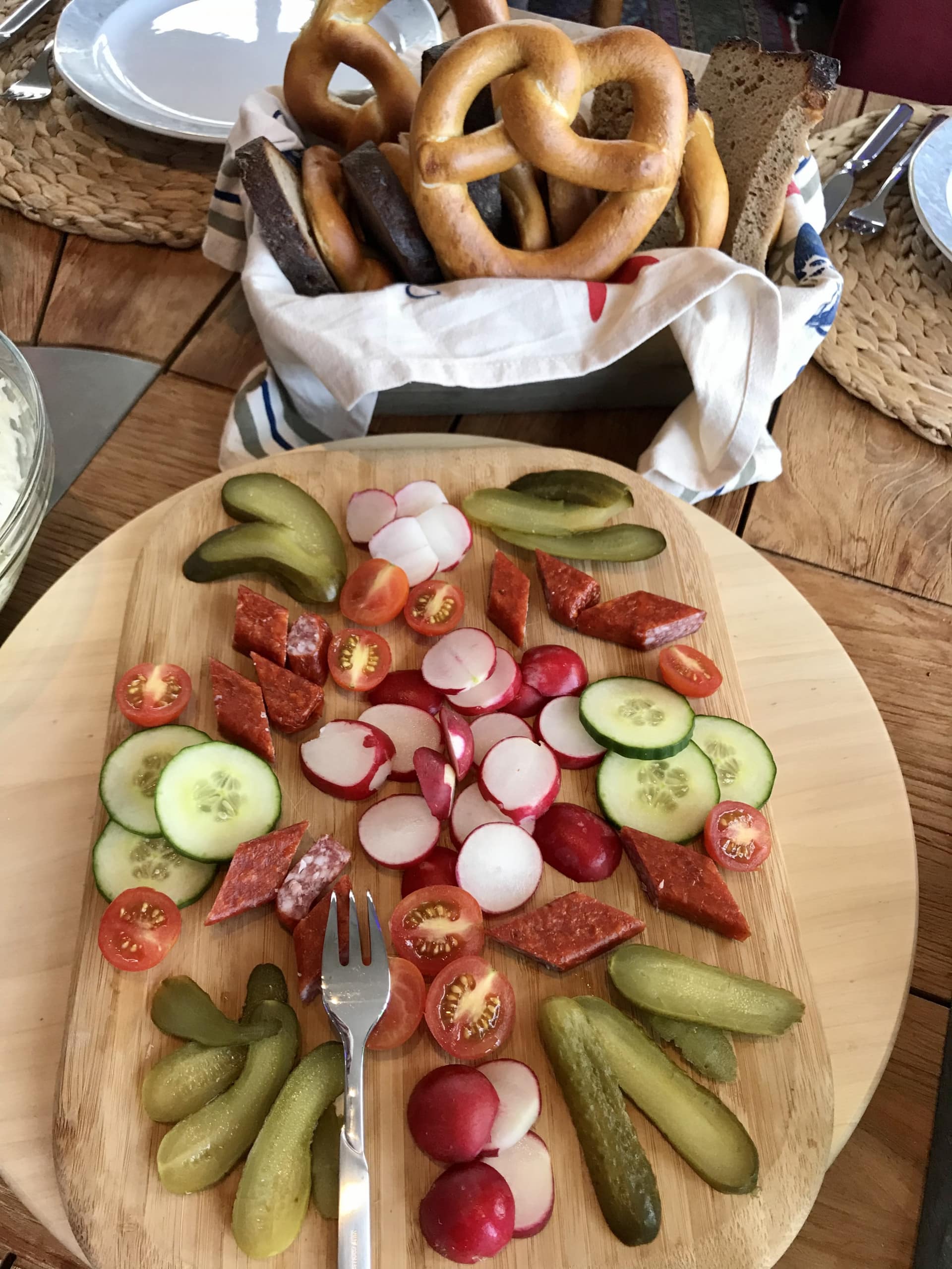 Die Bayrische Brotzeit gehört zum Lebensgefühl in Bayern. Die Bayrische Brotzeit gehört zum Lebensgefühl in Bayern.