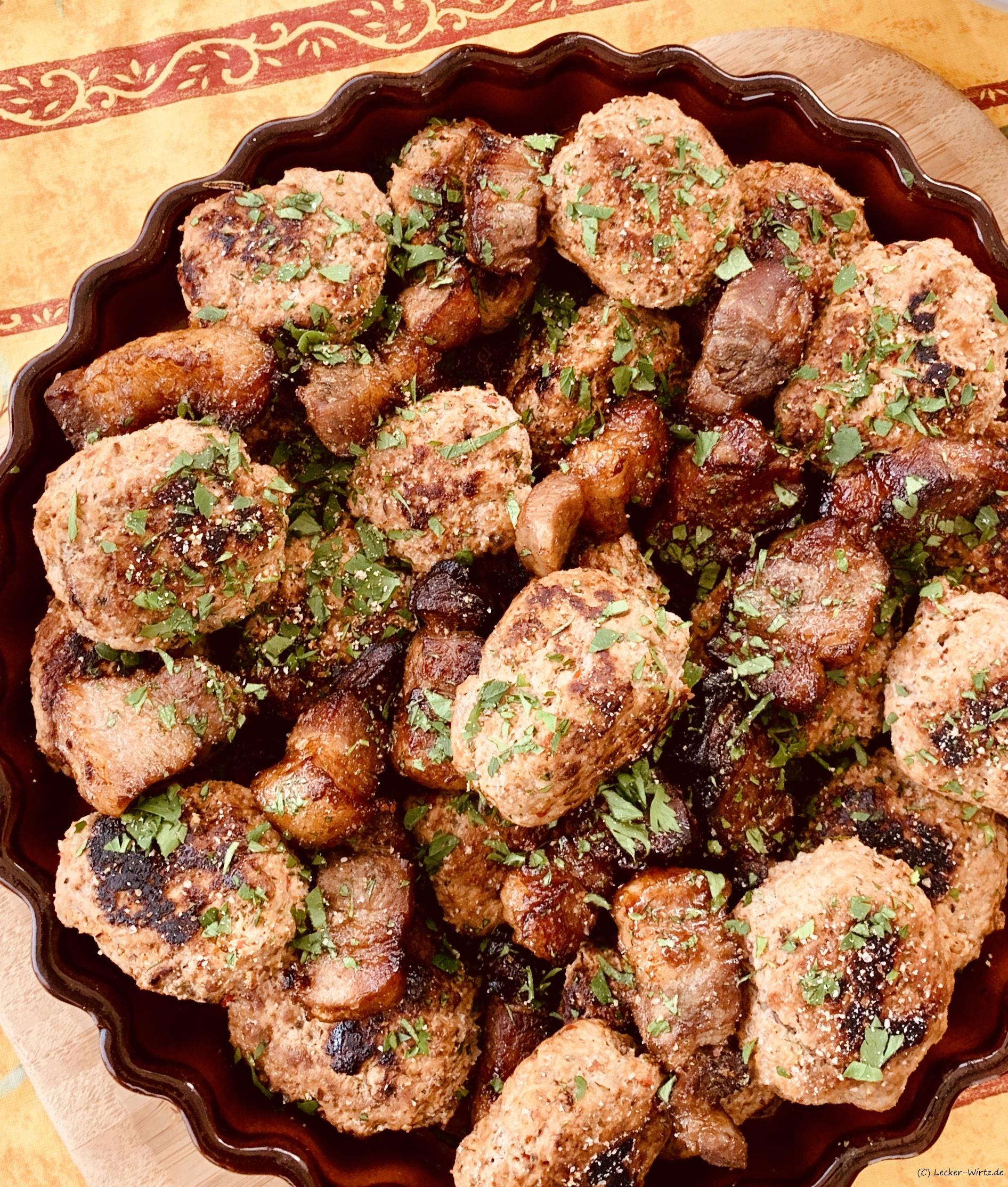 Hackbällchen, anbei das Grundrezept mit ein paar Anregungen Hackbällchen, anbei das Grundrezept mit ein paar Anregungen