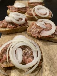 Happen Mett mit Öllisch