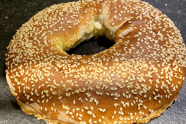 Die Sesamkringel sind ein gute Basis für Brotaufstrich Die Sesamkringel sind ein gute Basis für Brotaufstrich