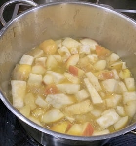 Grob würfeln und kochen