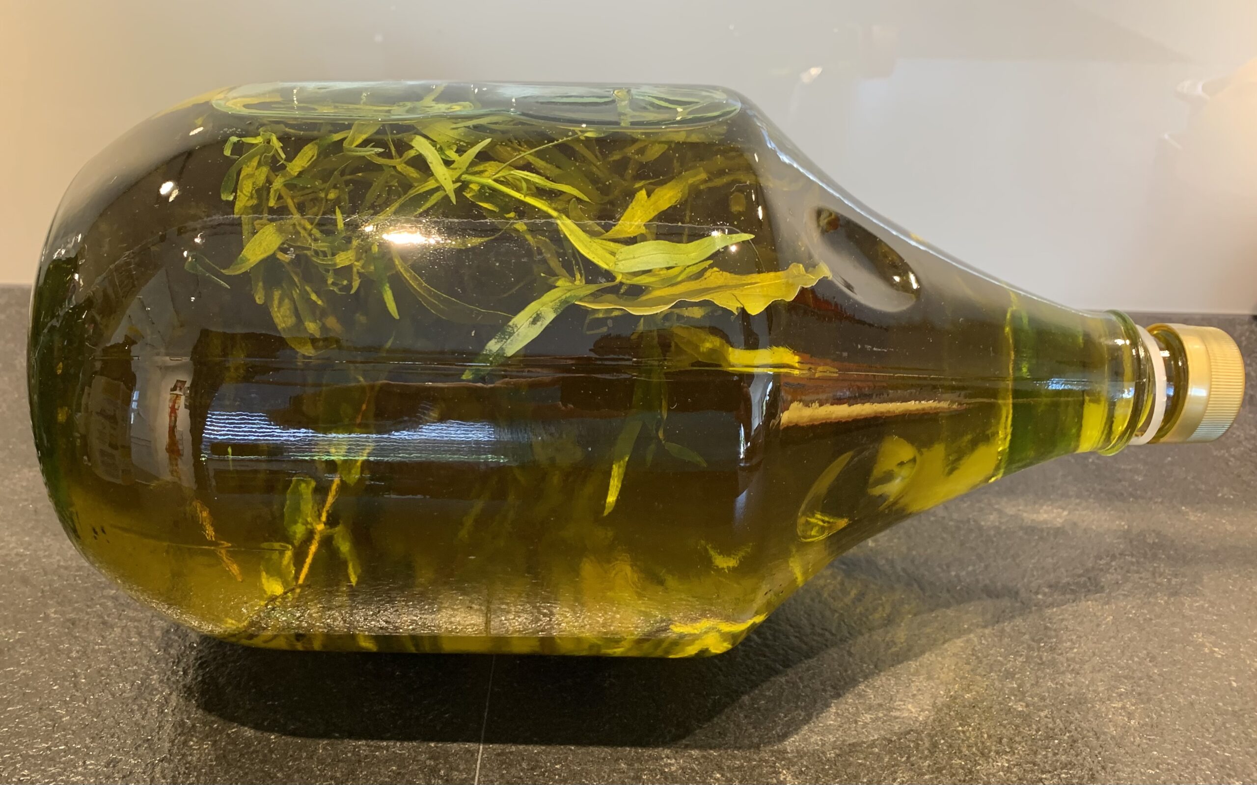 Mediterranes Kräuteröl