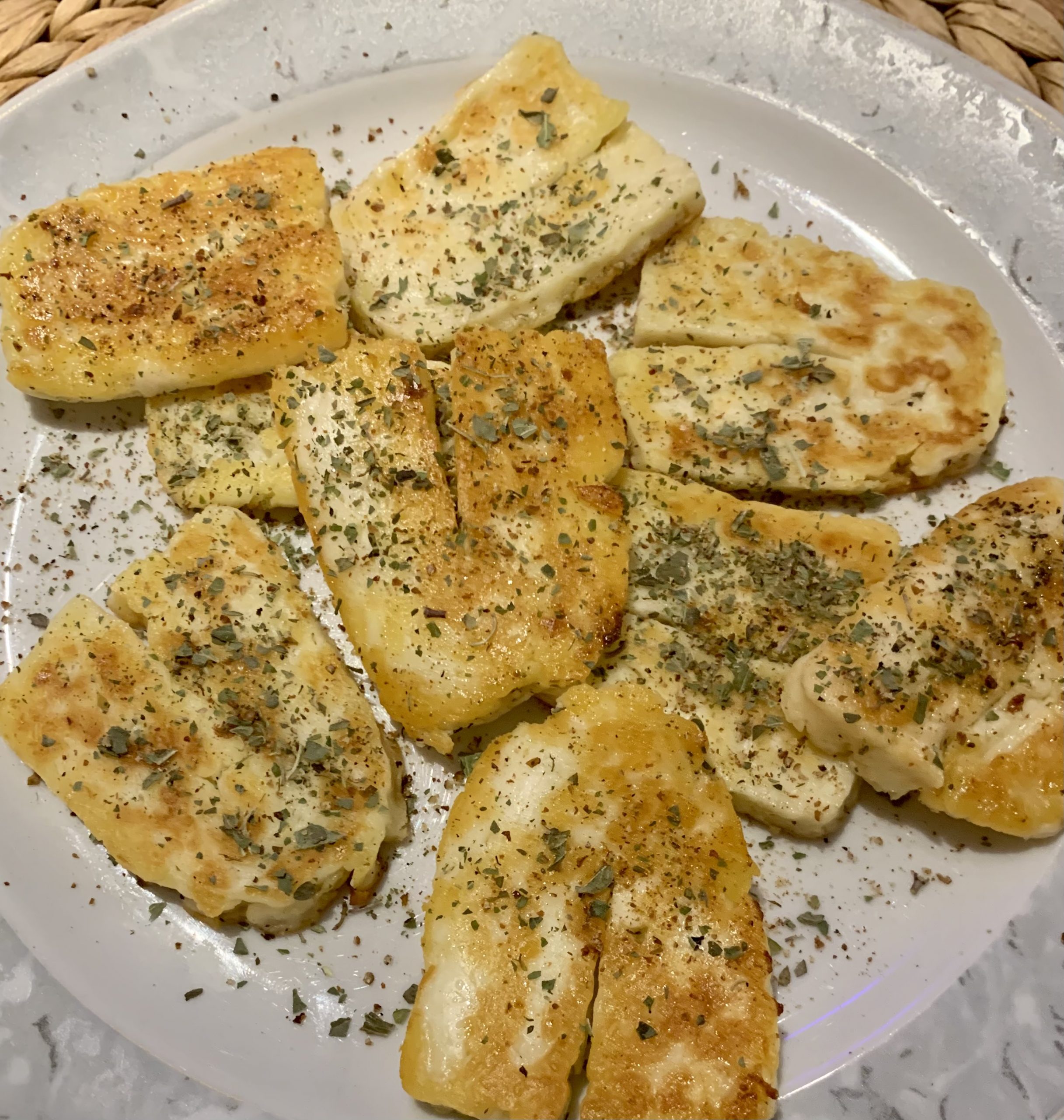 Gegrillter Halloumi mit Oregano
