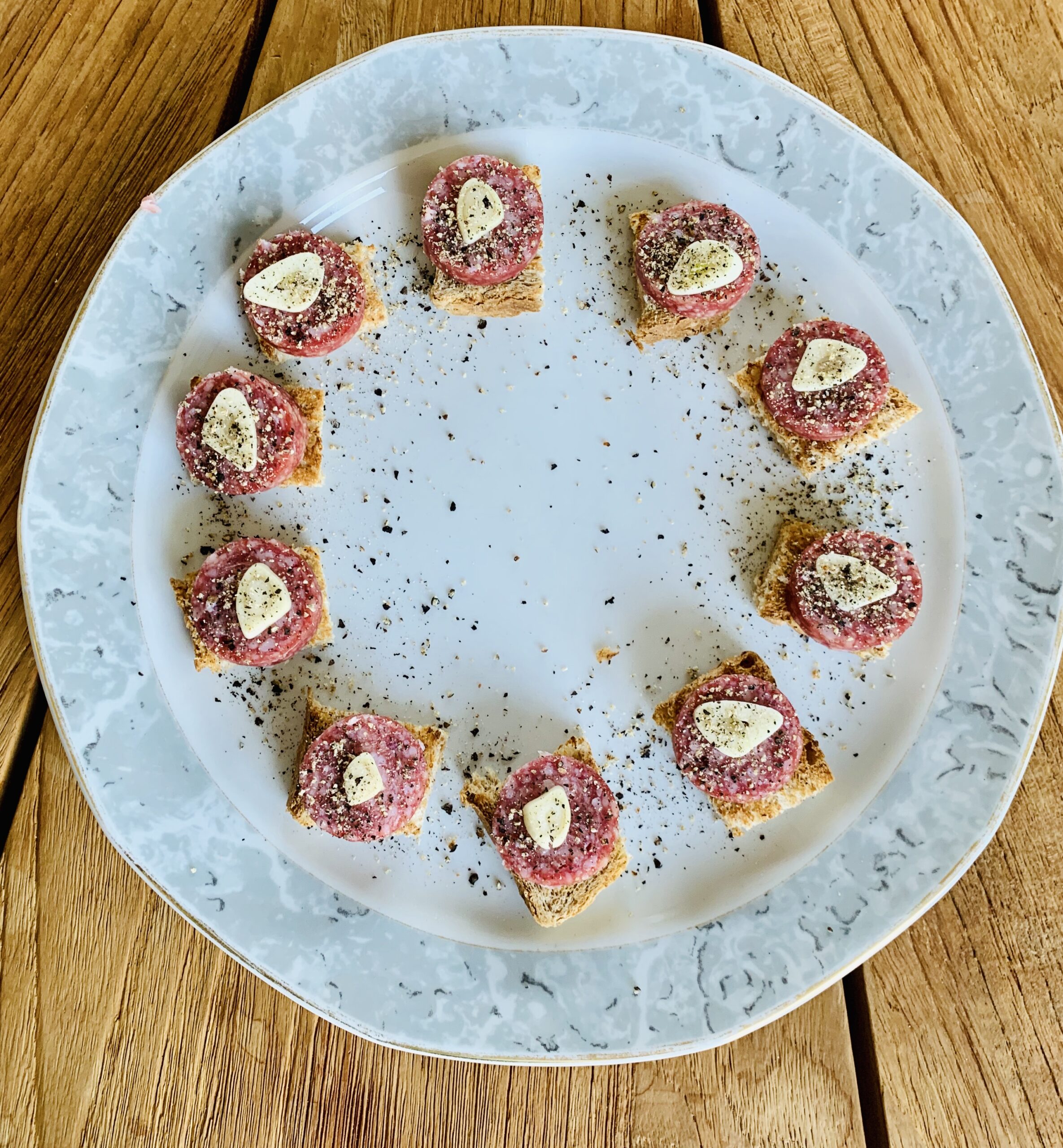 Knoblauchsalami