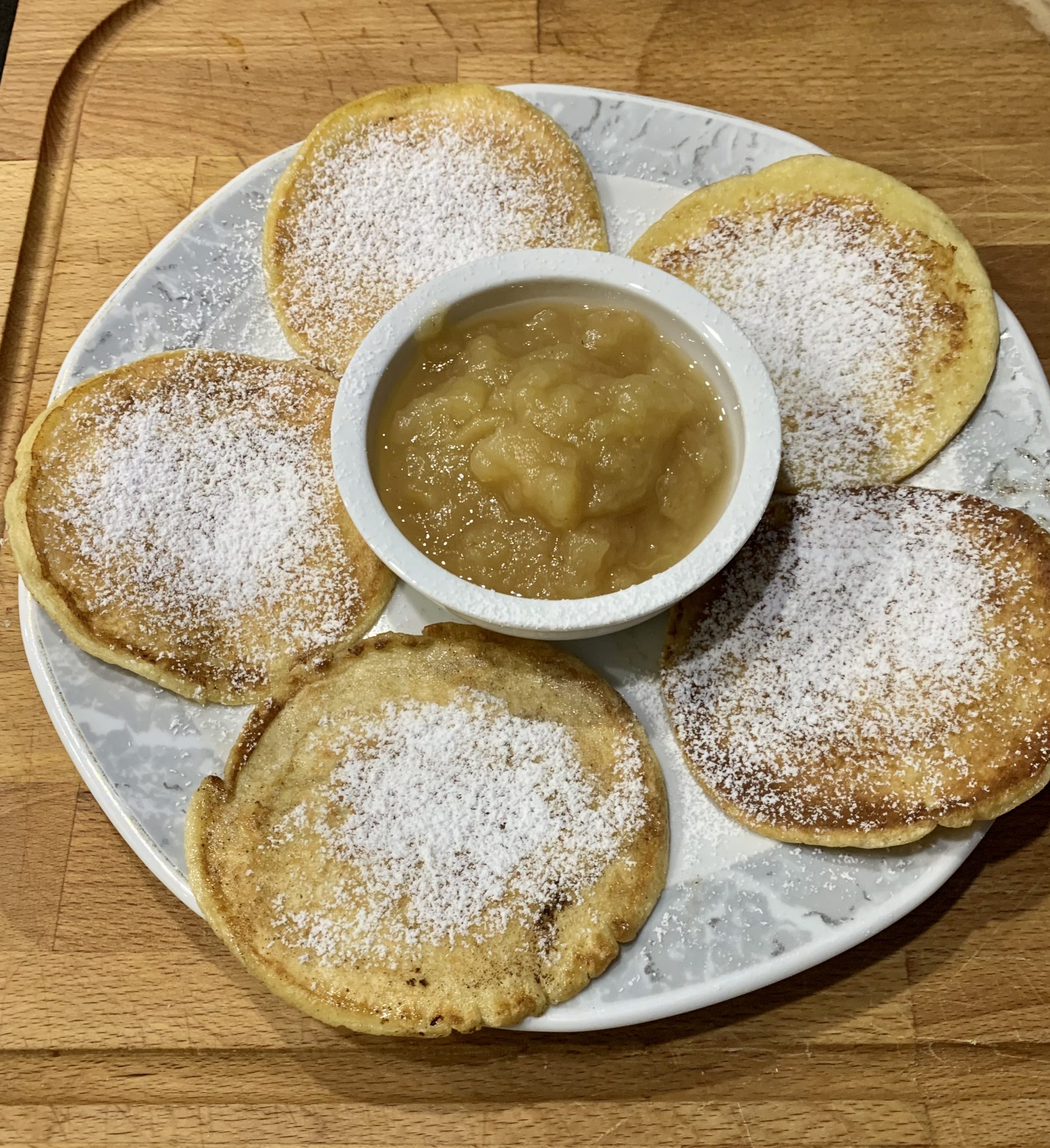 Pancakes mit Apfelmus