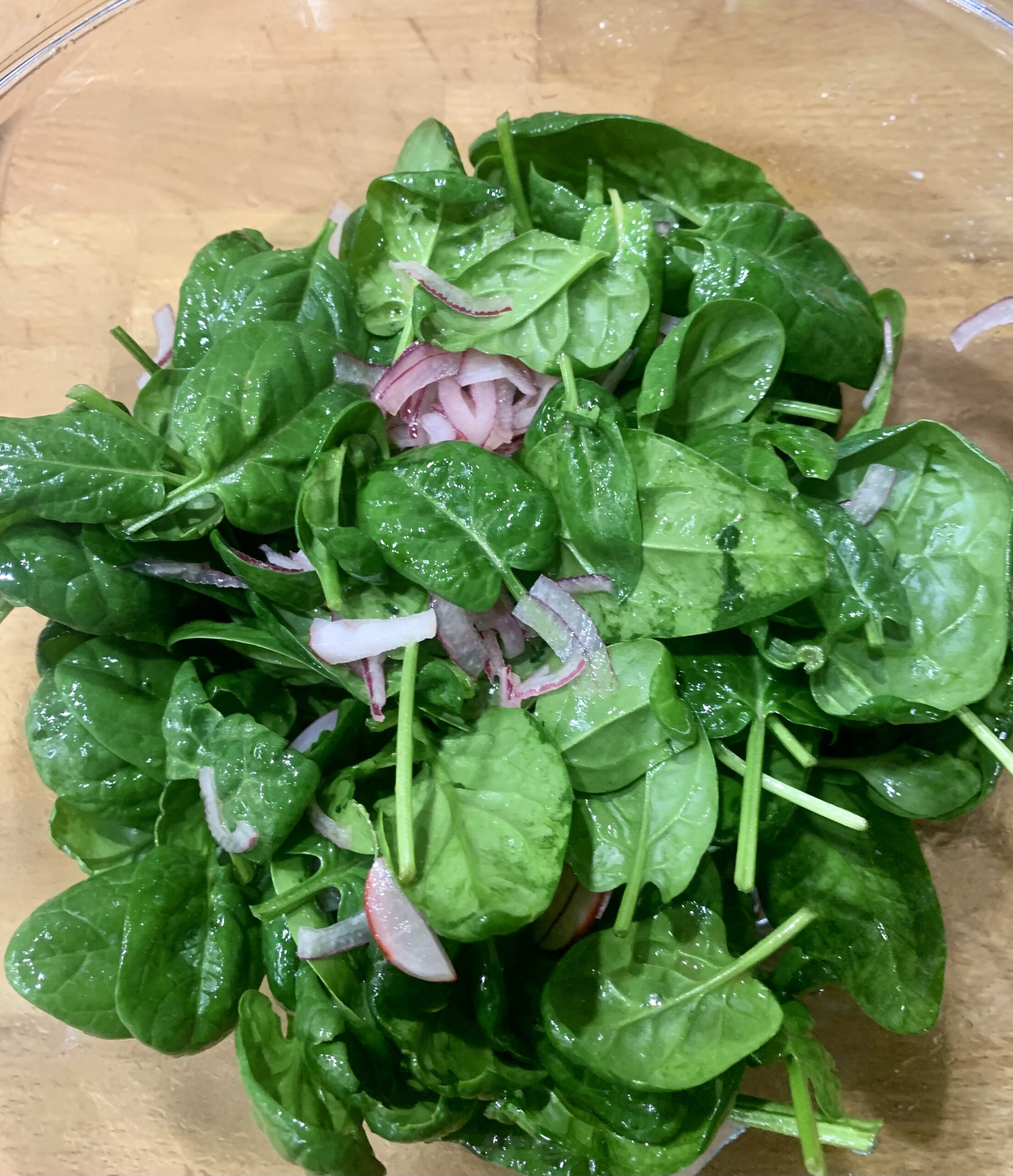 Spinat Salat mit Radieschen