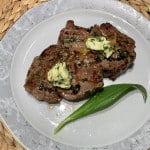 Entrecôte vom Kalb in Bärlauchbutter