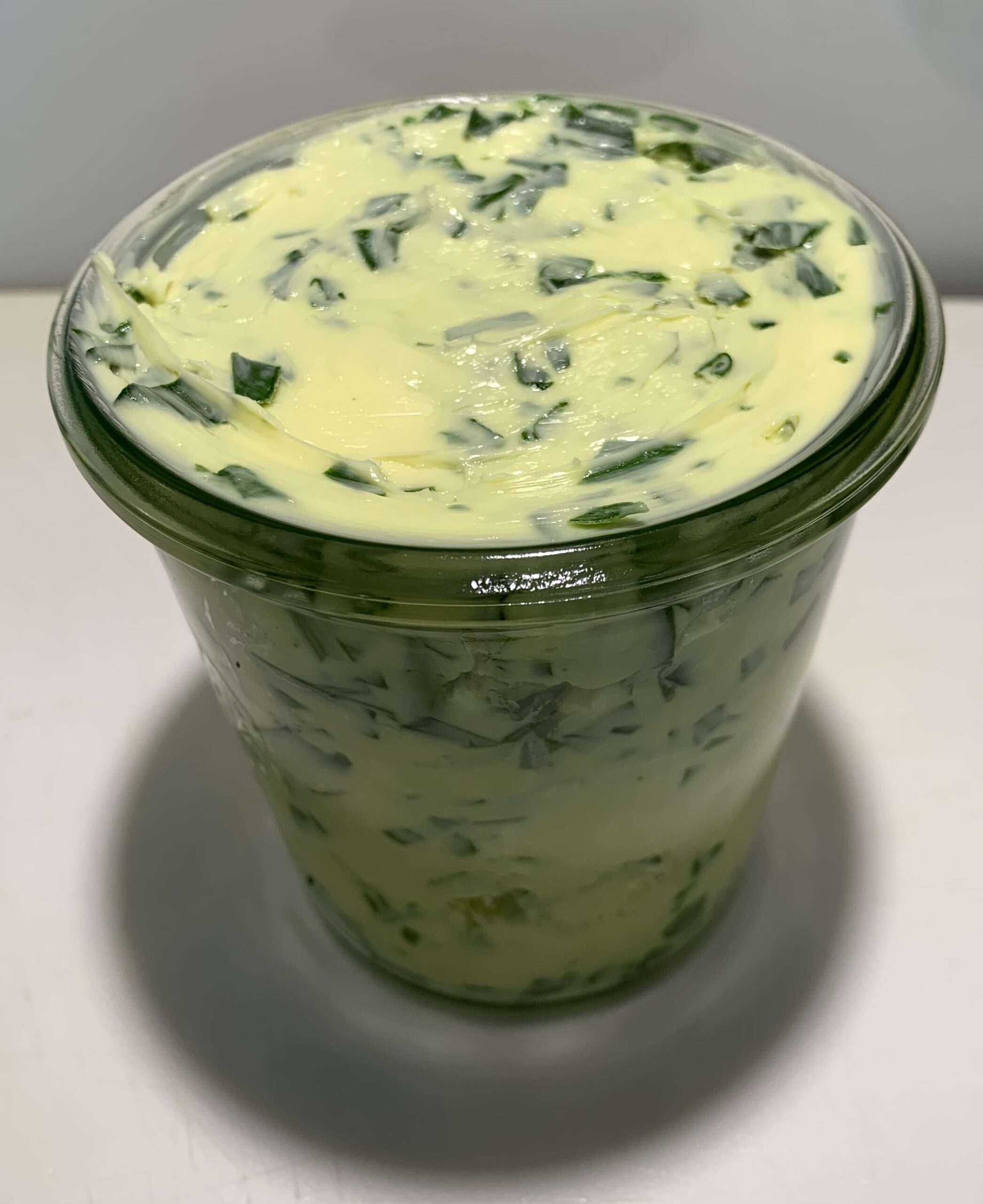 Bärlauchbutter aus frischem Bärlauch