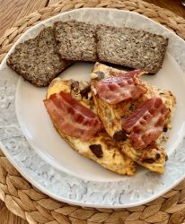 Omelette mit Champignons und Bacon