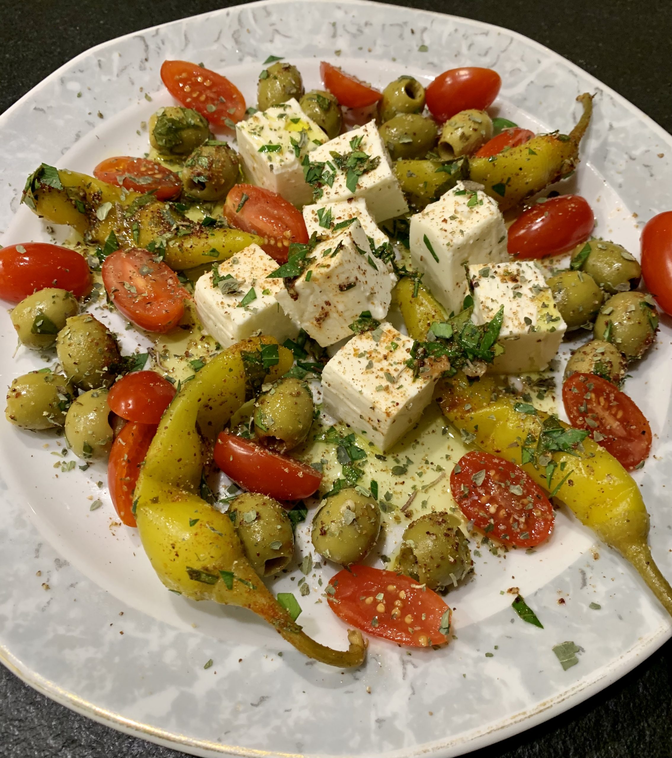 Oliven-Peperoni-Schafskäse