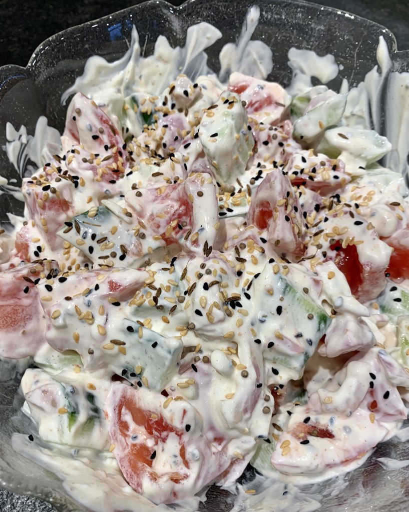 Indischer Tomaten Gurke Salat