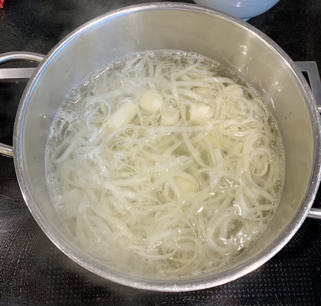 Spargelschalen auskochen