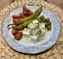 Kleiner griechischer Vorspeisenteller