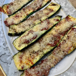Gegrillte Zucchini mit Parmesan
