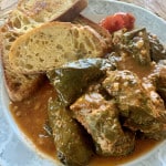 Dolmadakia mit Brot