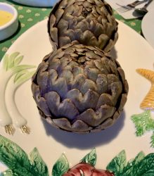 Artischocken mit Estragon Vinaigrette