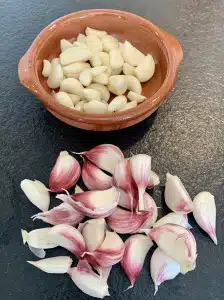 Geschälte Knoblauchzehen