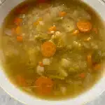 Omas Gemüsesuppe