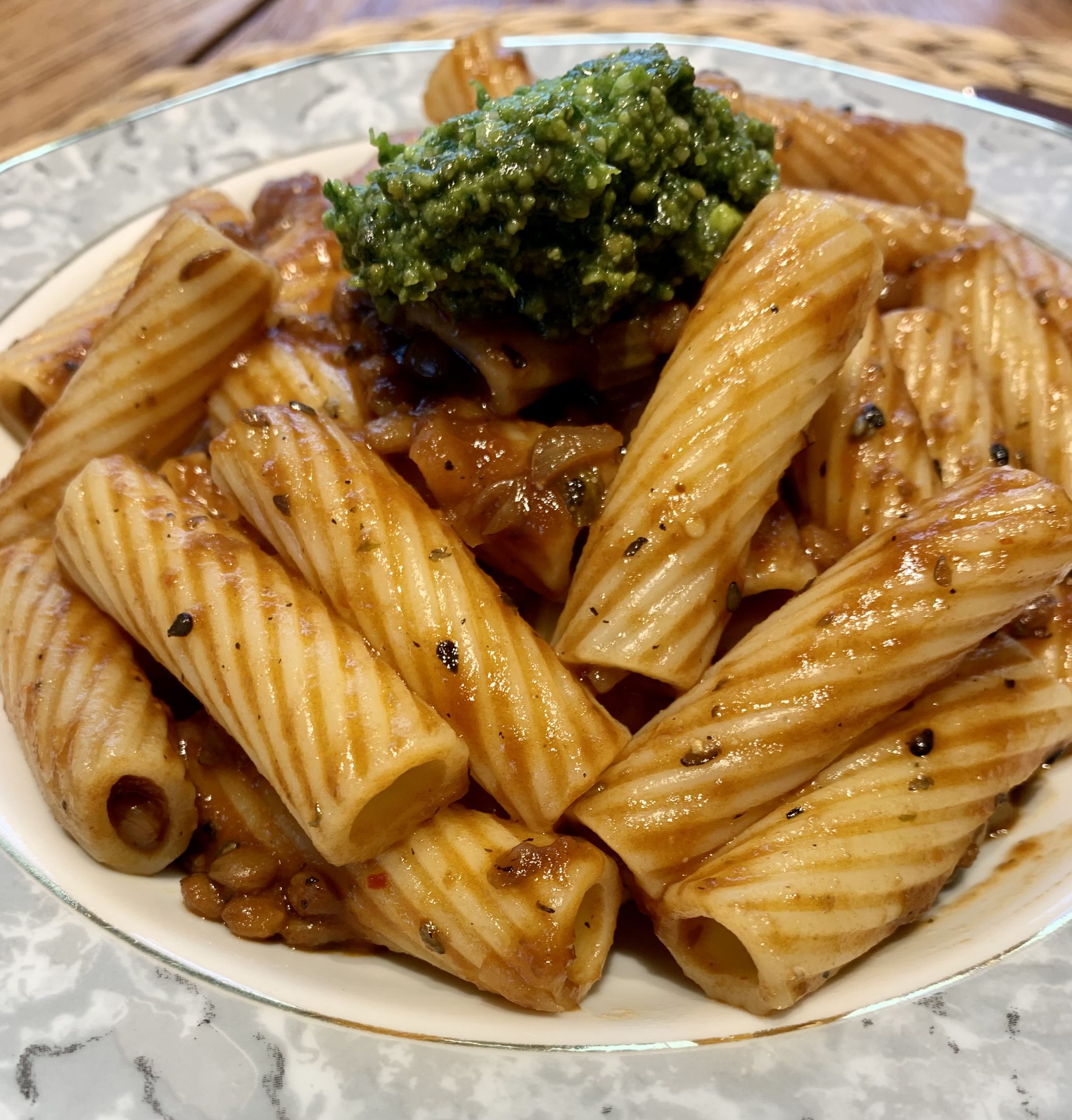 Rigatoni mit Linsenbolognese