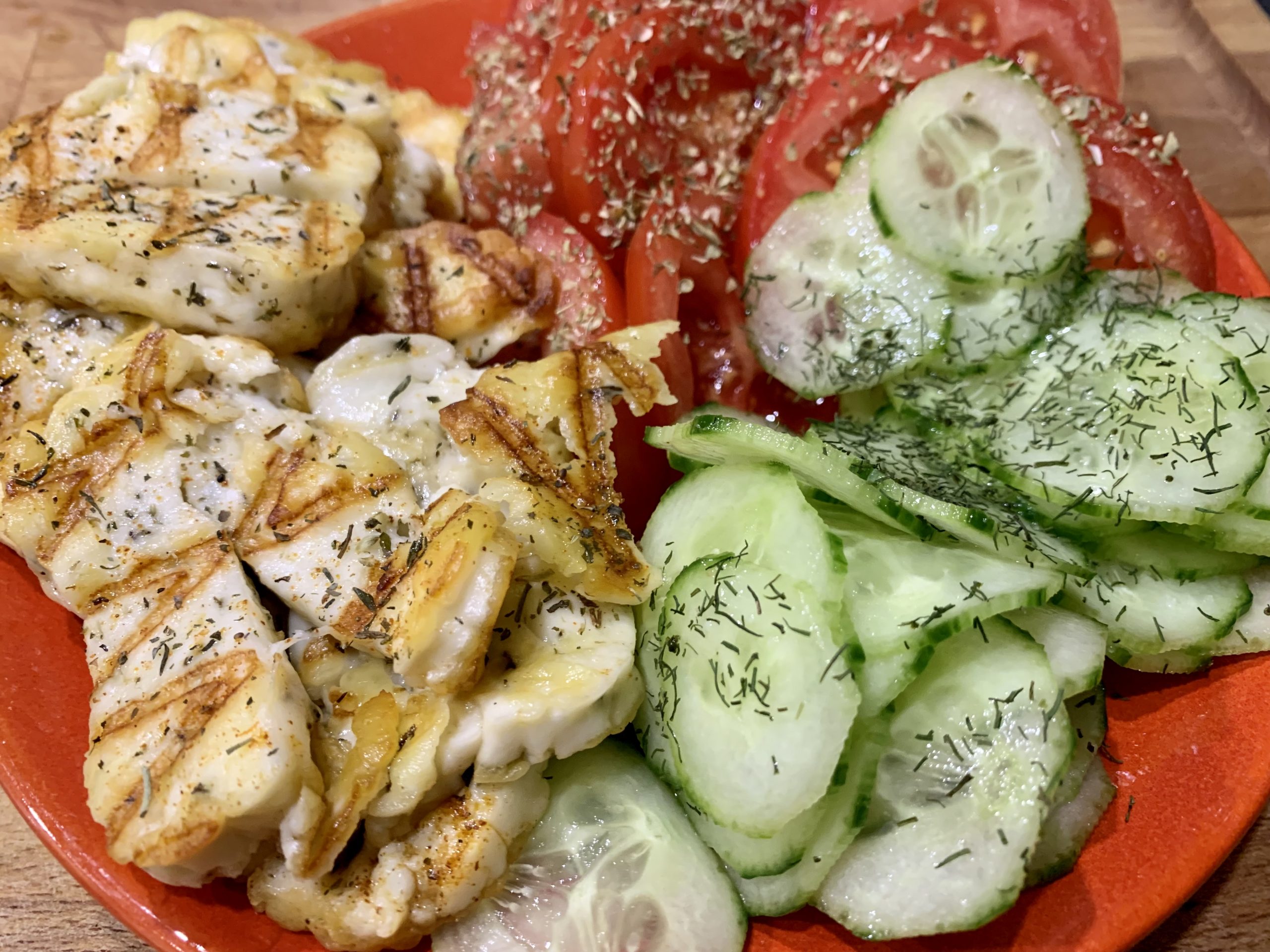 Halloumi, Tomate und Gurken