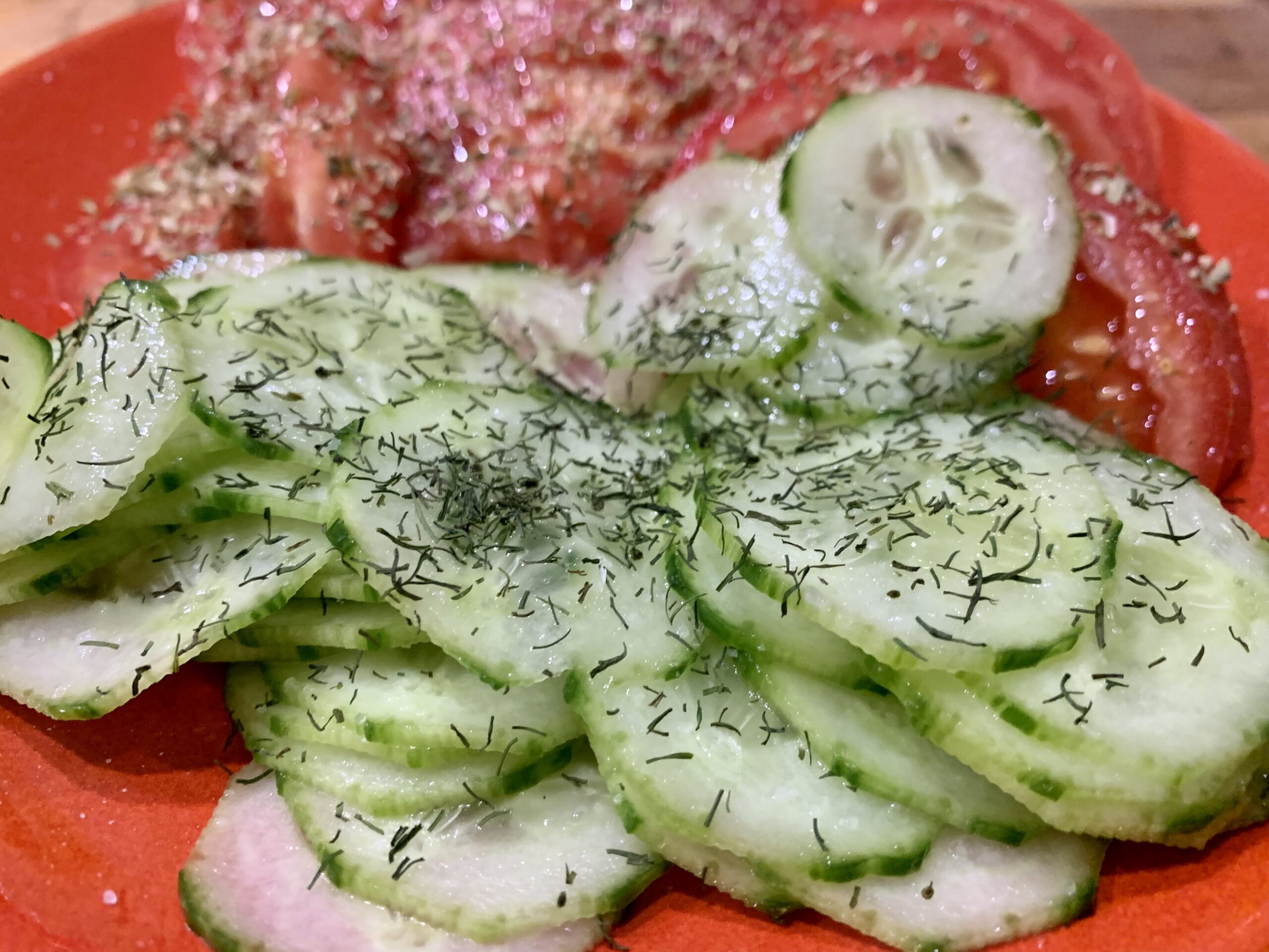 Tomate und Gurken Beilagenteller