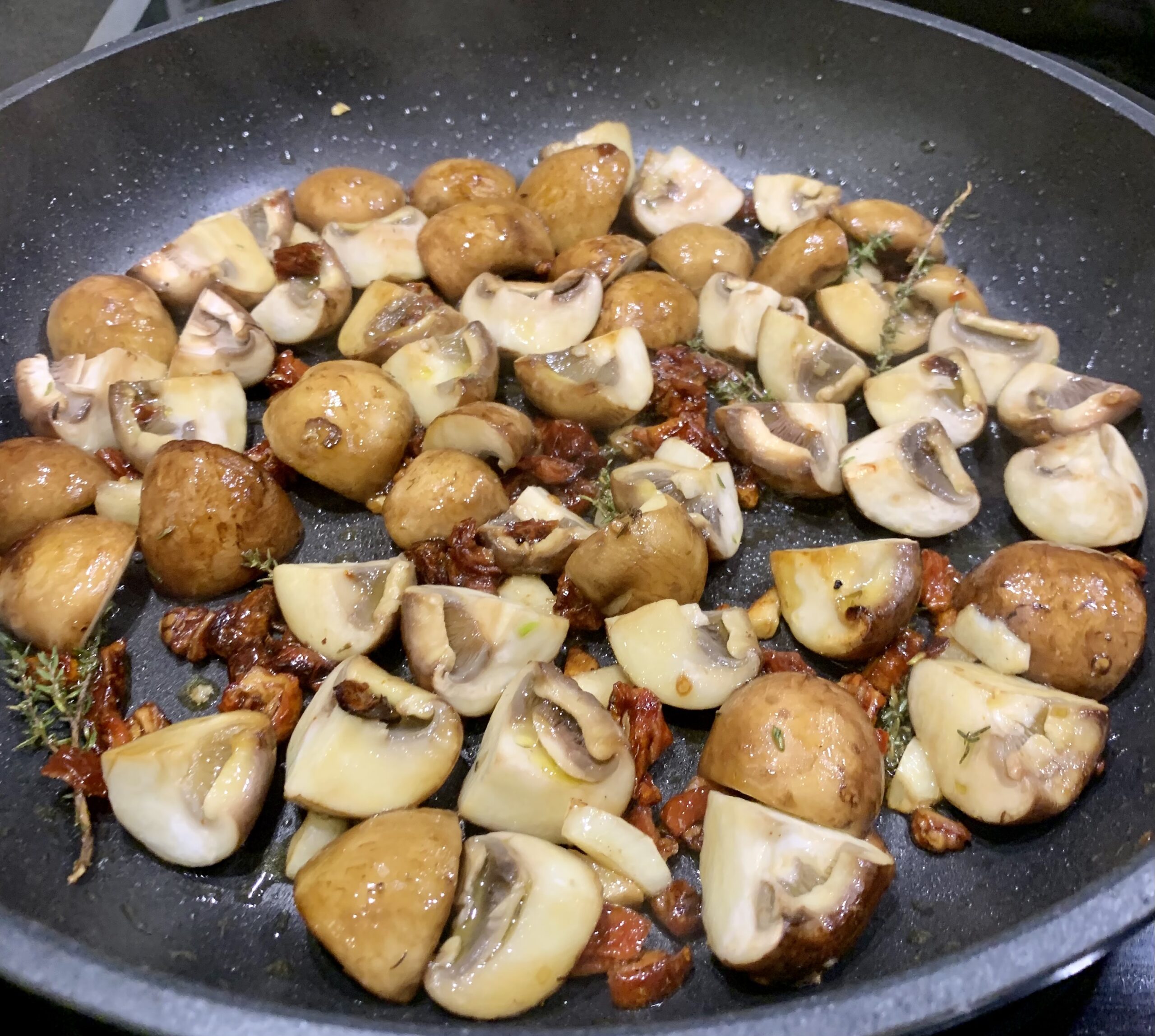 Gebratene Champignons mit Thymian