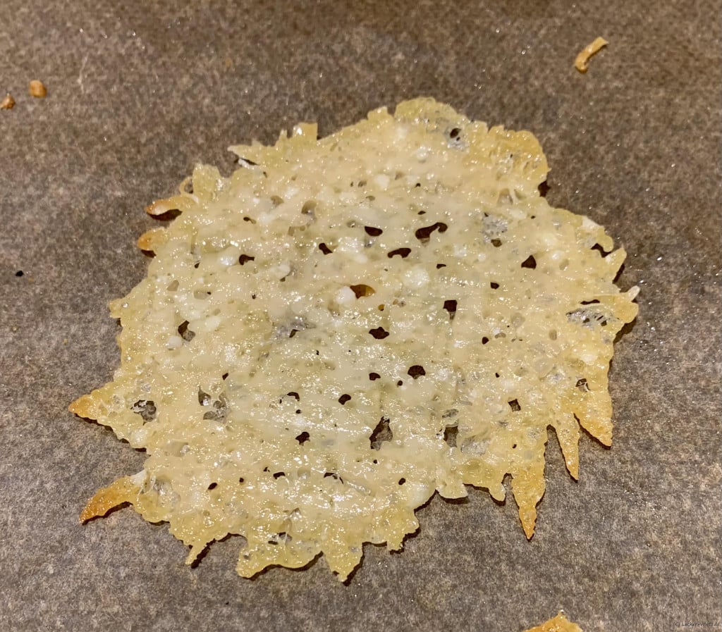 Parmesan-Taler als Deko