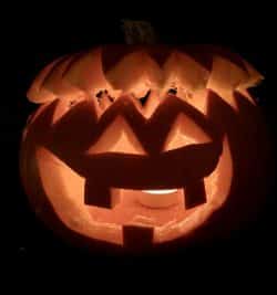 Halloween Kürbisse schnitzen