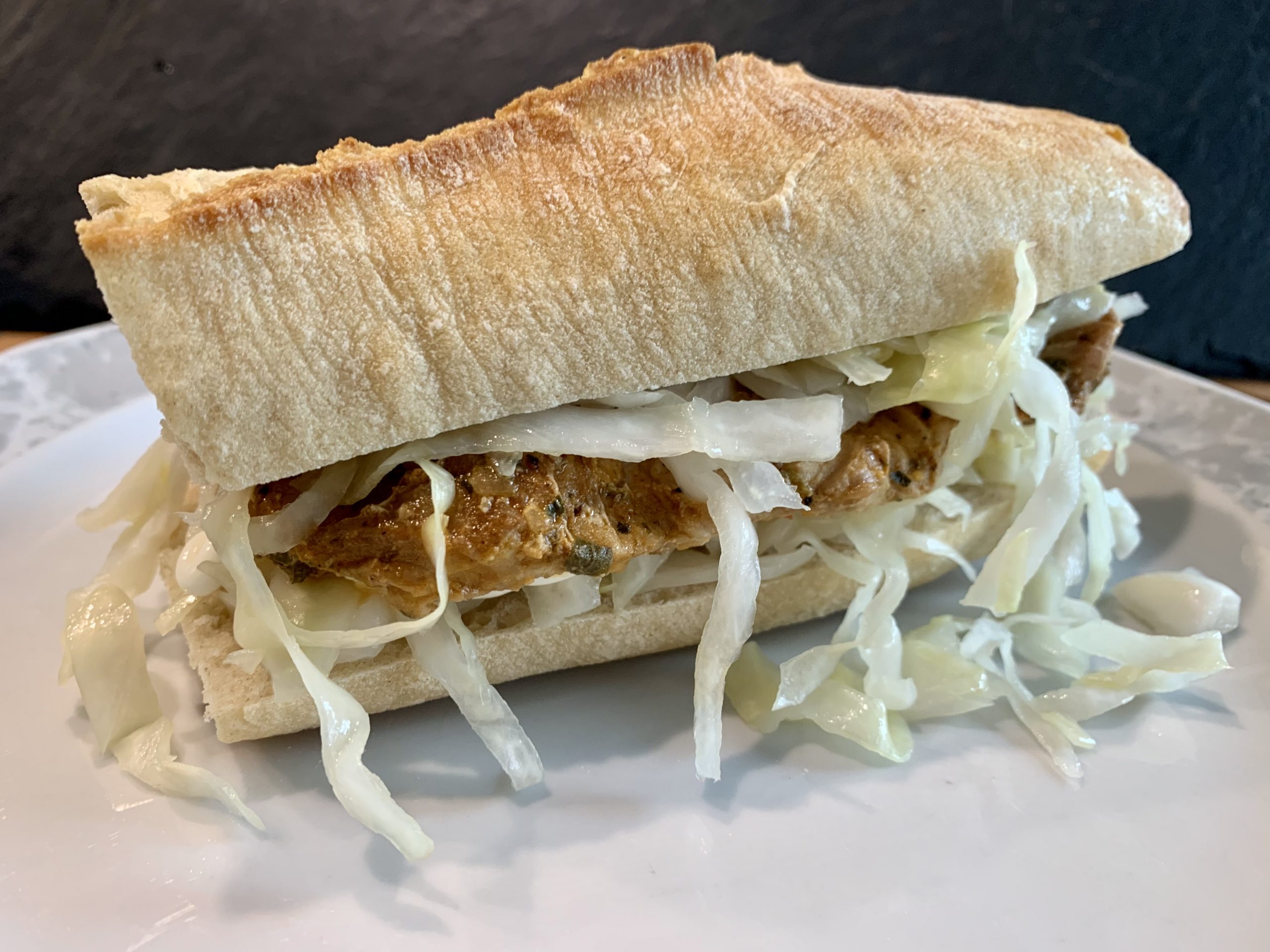 Braten-Krautsalat Brötchen