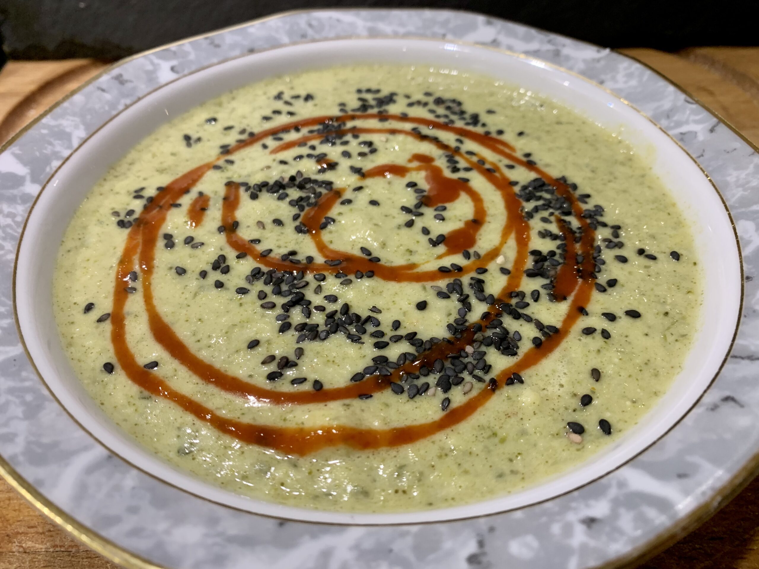 Brokkoli-Creme-Süppchen mit Chili