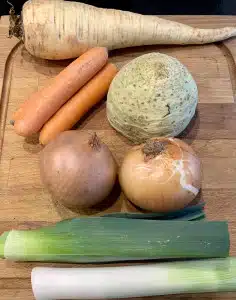 Gemüse für die Kalbsbrühe