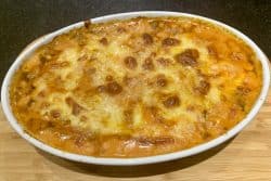 Hähnchenbrust in Tomatensauce überbacken
