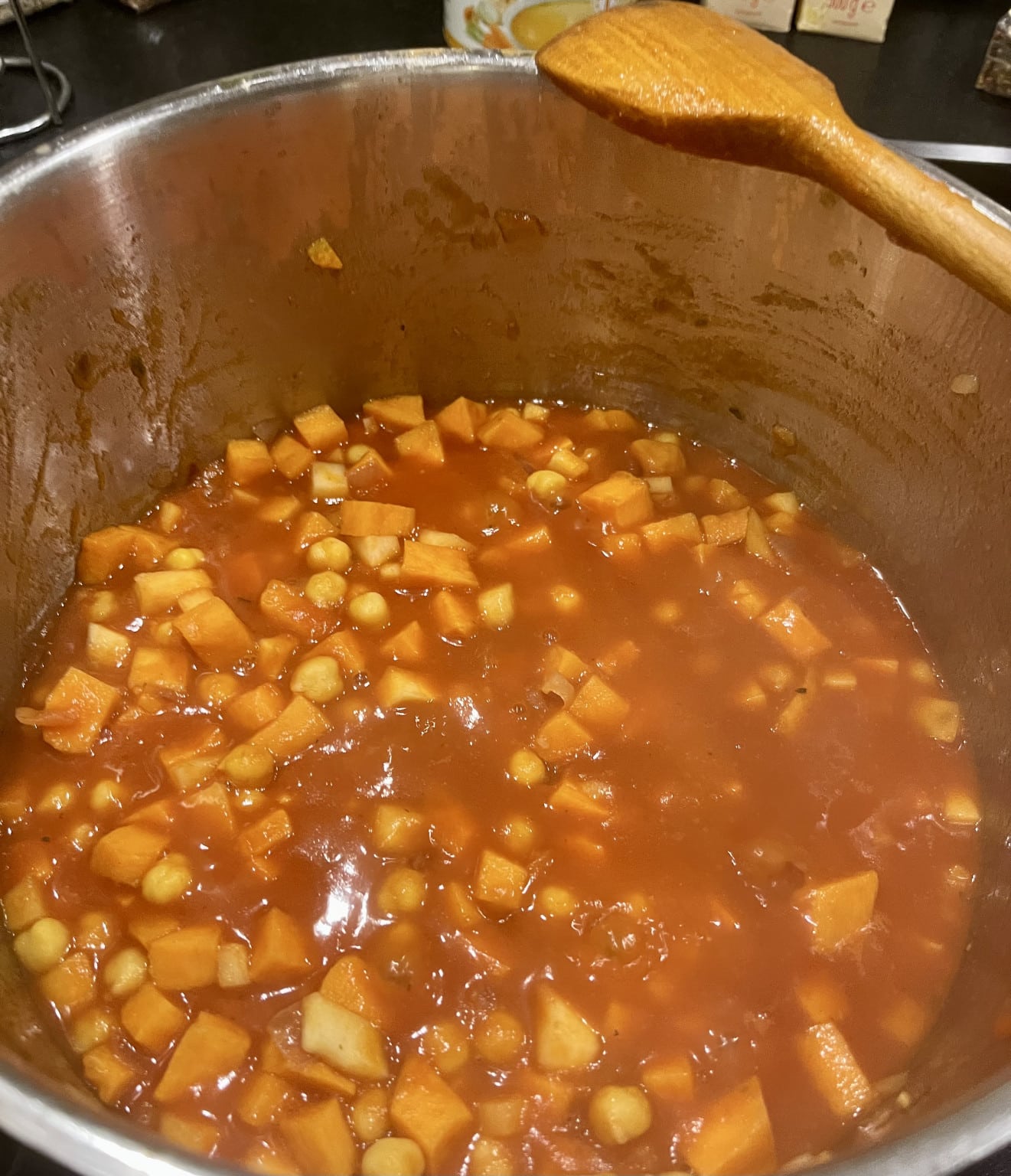 Marokkanische Hühnchen-Tajine aus dem Backofen Marokkanische Hühnchen-Tajine aus dem Backofen