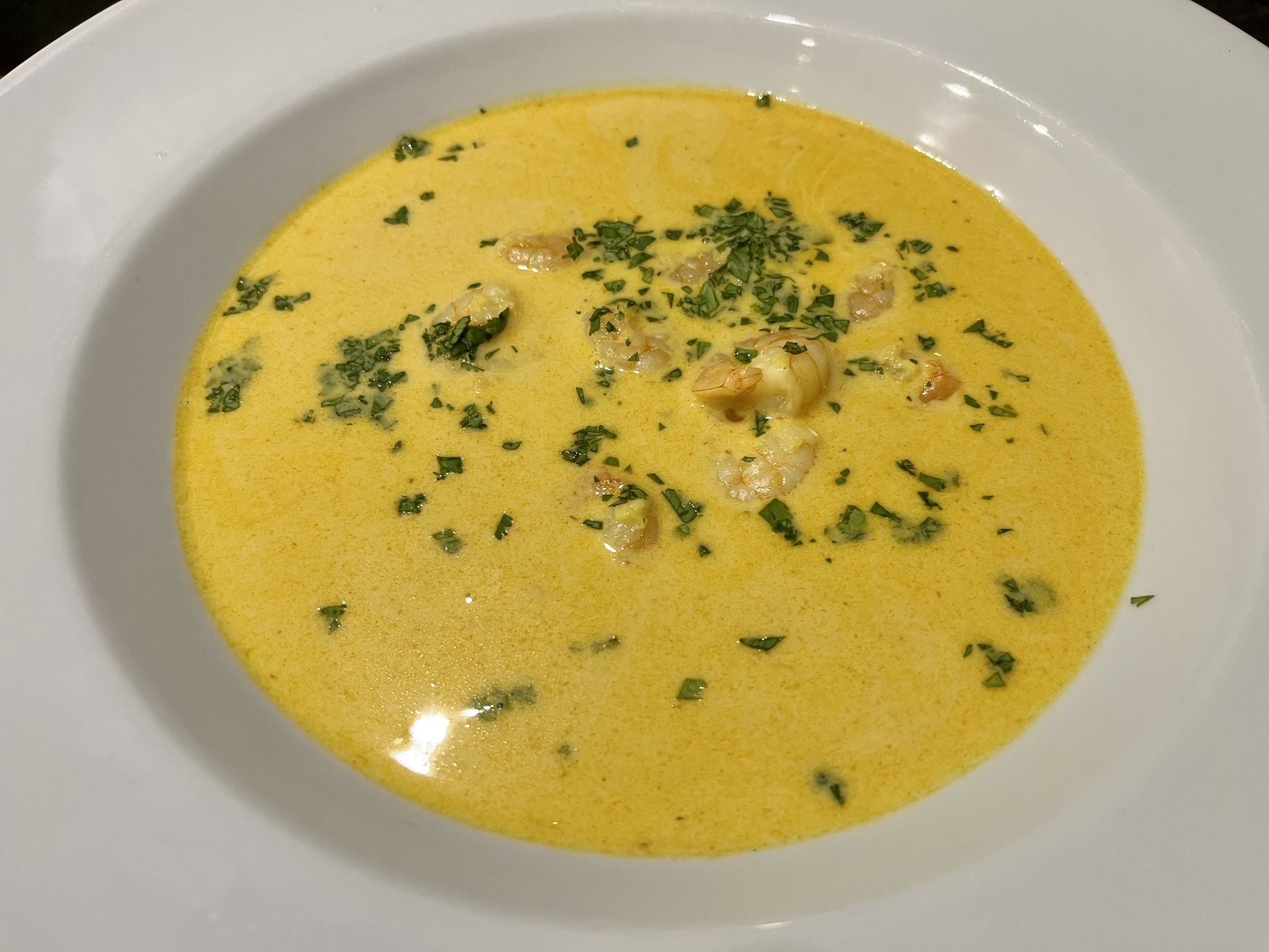 Currysuppe mit Krabben