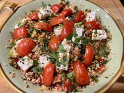 Bulgursalat mit Tomaten und Feta