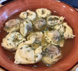 Tortellini in brodo