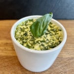 Basilikumbutter mit Knoblauch