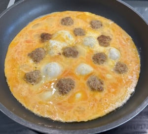Hackbällchen Omelett