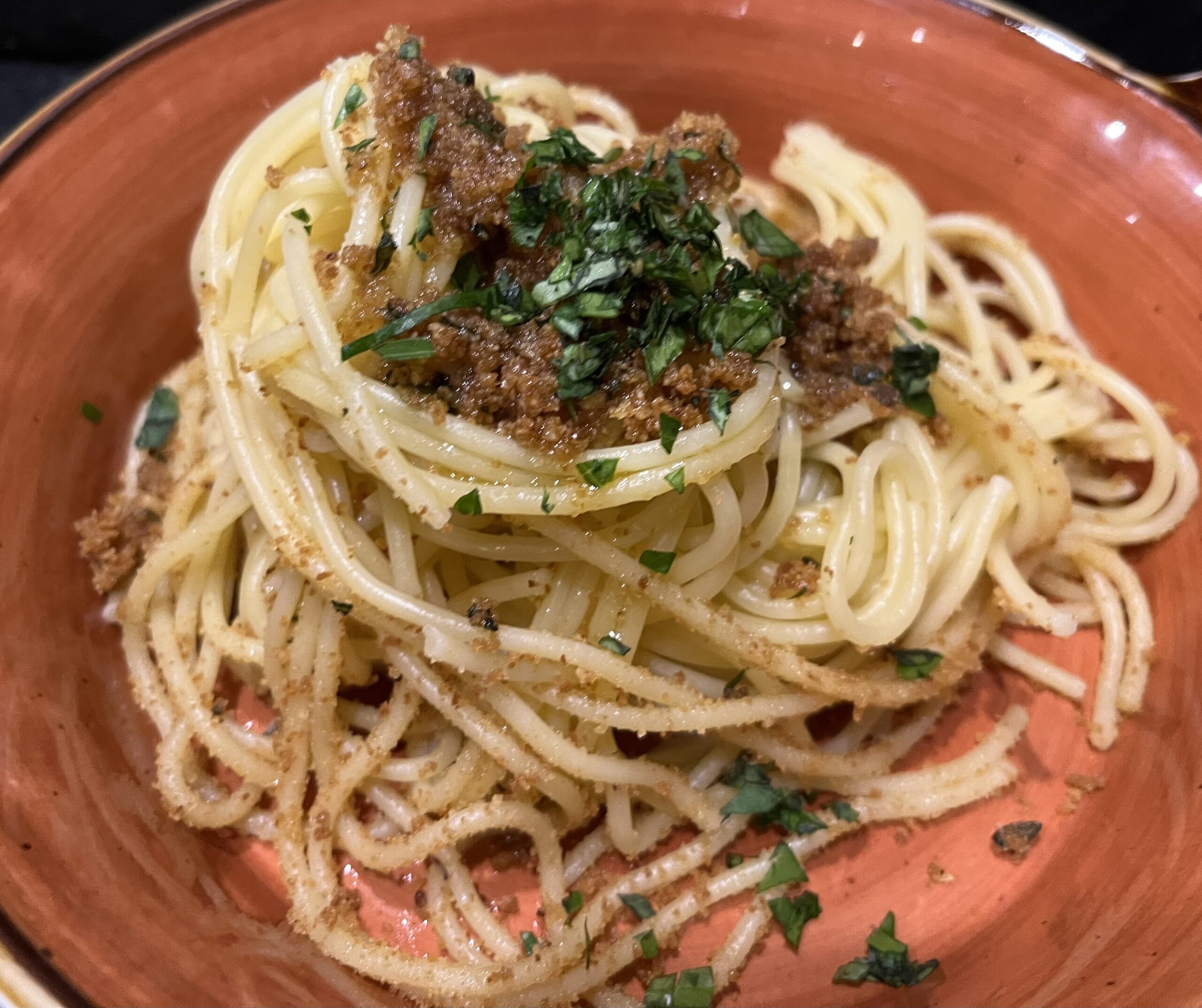 Spaghetti mit gebratenen Semmelbröseln