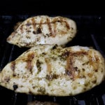 Gegrillte Pesto Hühnchenbrust