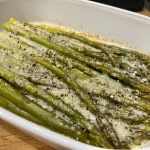 Asparagi alla parmigiana - Grüner Spargel mit Parmesan überbacken
