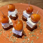 Bratwurst-Feta-Tomate Häppchen