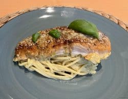 Karamellisierter Lachs auf Zitronen-Pecorino Tonnarelli